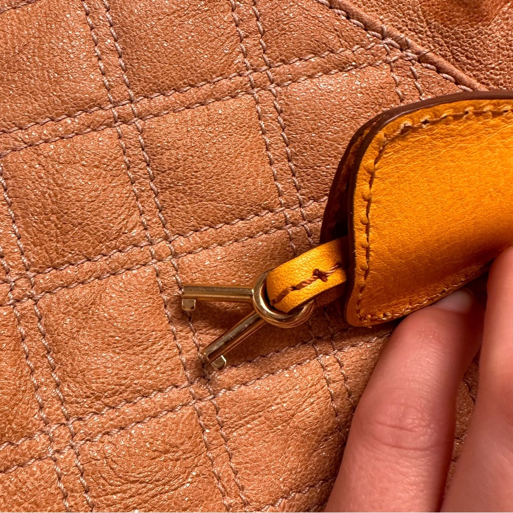 Marc Jacobs tan and gold quilted leather clutch - Picture 11 of 14
